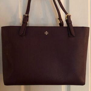 TORY BURCH York small buckle tote in dark plum
